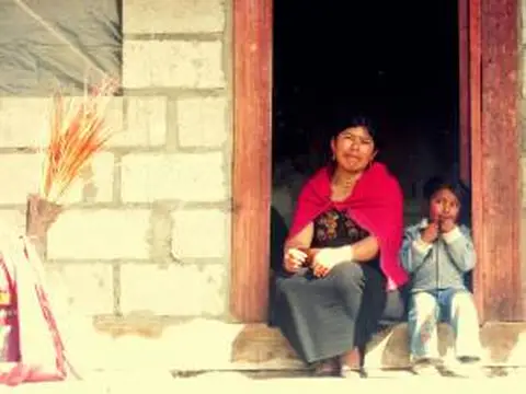SQ fav mom & kid in doorway