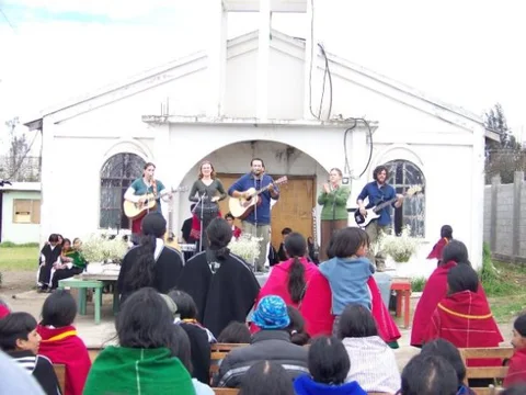 concert by Kindred LYE team outside of church